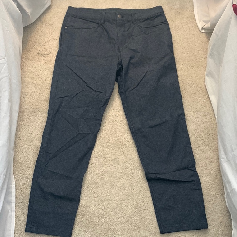 Lululemon ABC Pant, slim model, size 33. Dark blue Jean color